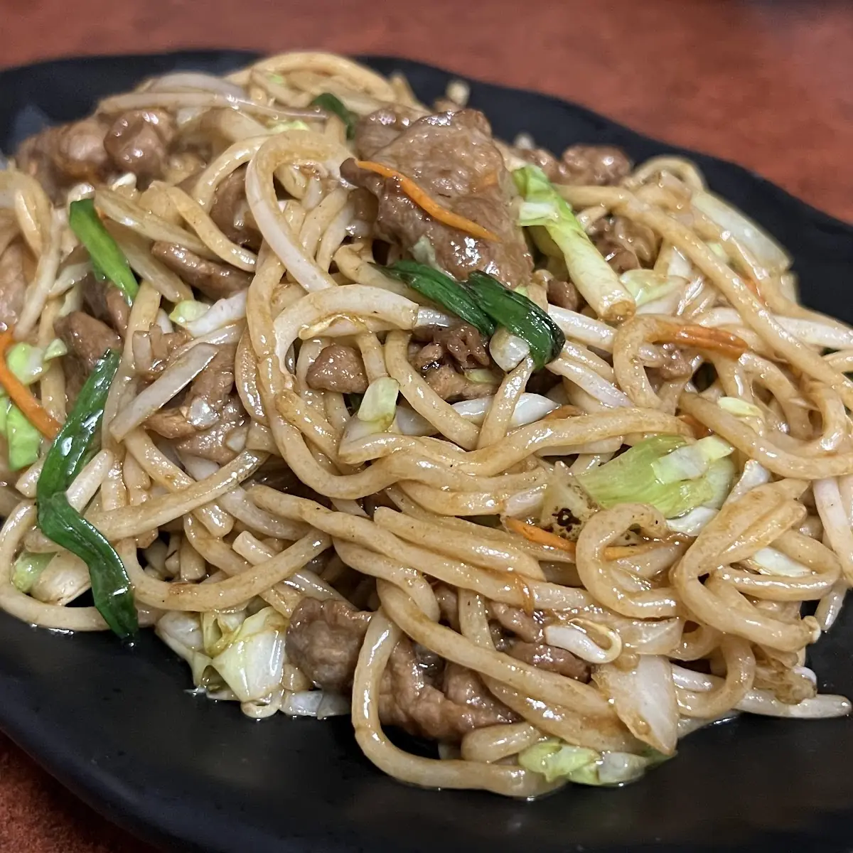 beef stir-fried noodle牛肉炒面